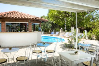 facilities vivian apartments pool bar