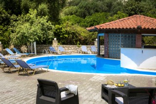 facilities vivian apartments swimming pool